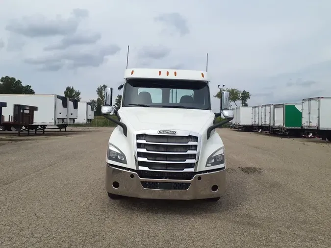 2019 FREIGHTLINER/MERCEDES NEW CASCADIA 116