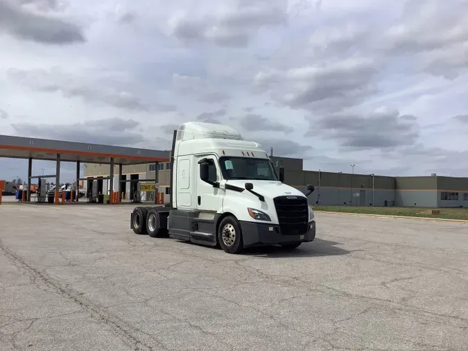 2021 Freightliner Cascadia 12627cbd58f81f704e1b58f47b30c063b7d