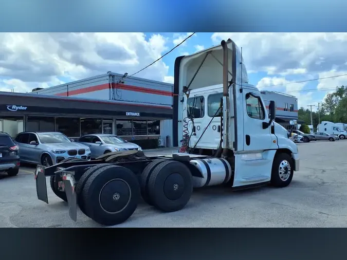 2019 FREIGHTLINER/MERCEDES CASCADIA 125