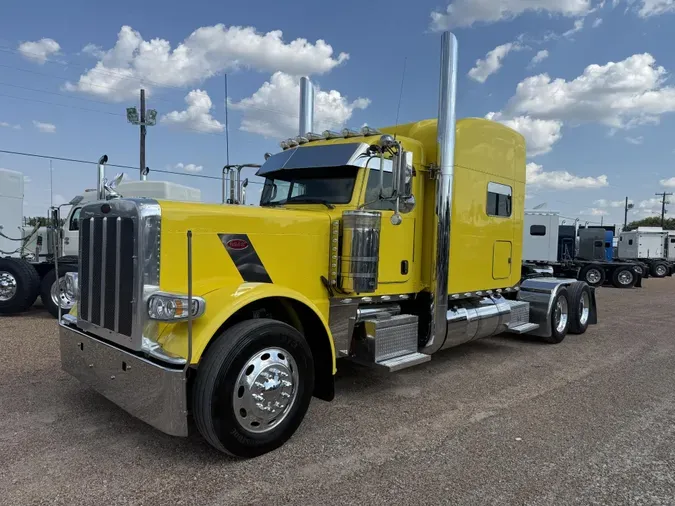 2023 Peterbilt 389