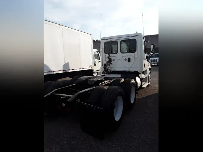 2016 FREIGHTLINER/MERCEDES CASCADIA 125