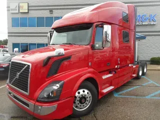 2017 VOLVO VNL64T780
