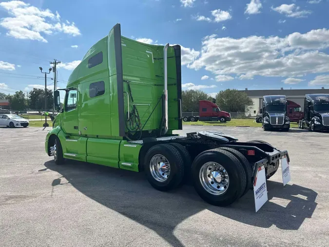 2023 VOLVO VNL64T760