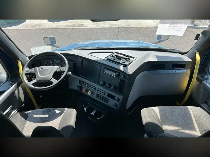 2022 Freightliner Cascadia