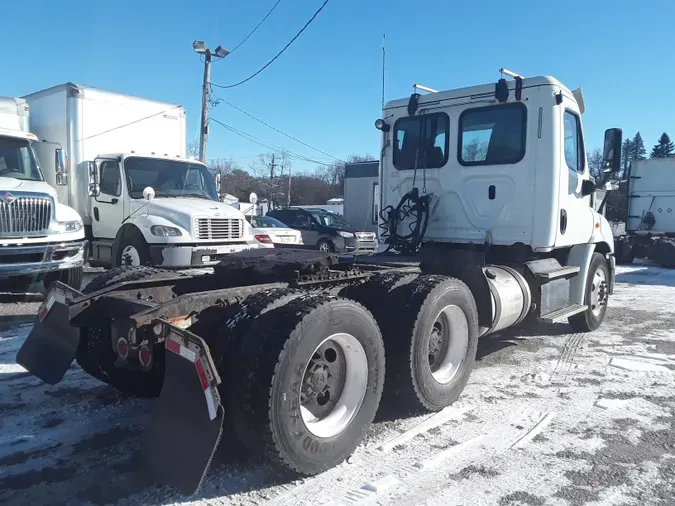 2018 FREIGHTLINER/MERCEDES CASCADIA 113