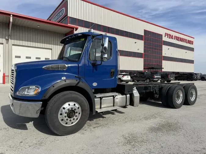 2020 Freightliner M2 112