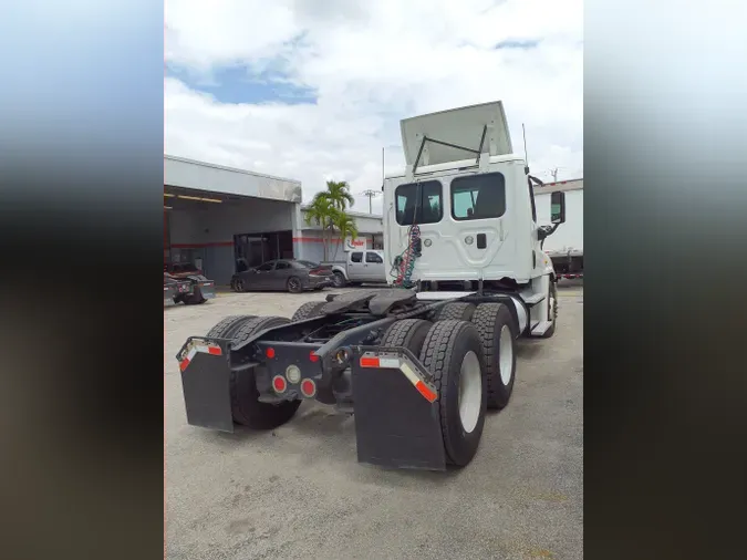 2016 FREIGHTLINER/MERCEDES CASCADIA 125