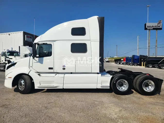 2022 VOLVO VNL64T860