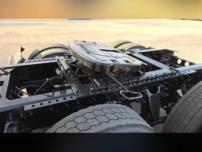 2018 INTERNATIONAL RH613