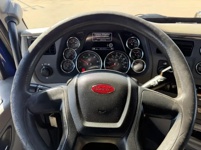 2022 Peterbilt 579