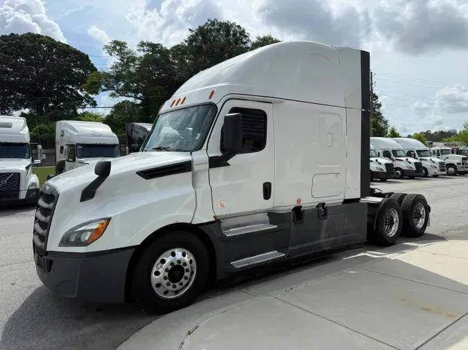 2020 Freightliner Cascadia 126