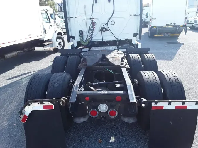 2020 FREIGHTLINER/MERCEDES CASCADIA 12527ec7bca4fe9816b257938e71ca7f405