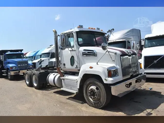 2016 WESTERN STAR 4700