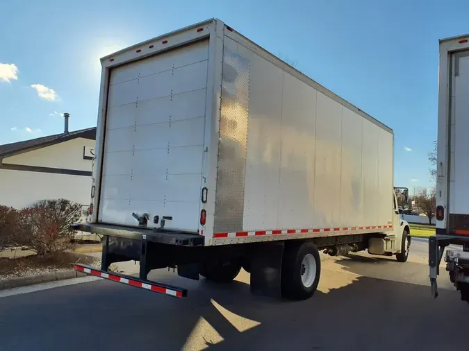 2016 FREIGHTLINER/MERCEDES M2 106