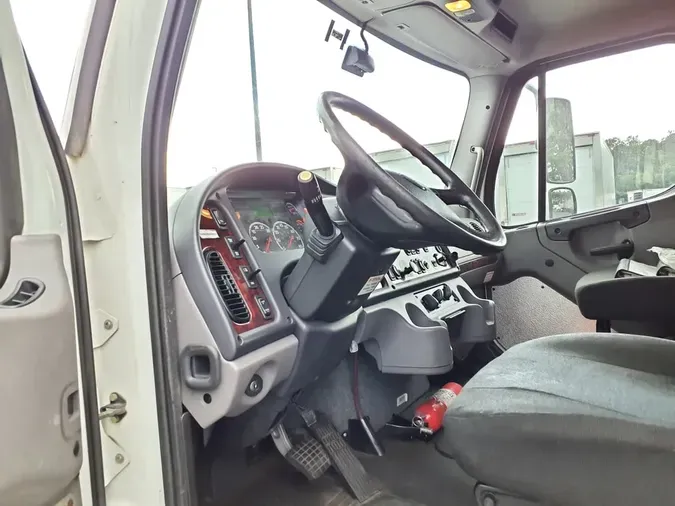 2018 FREIGHTLINER M2 106