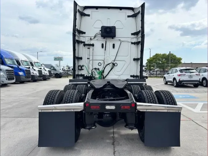 2023 Freightliner Cascadia 126
