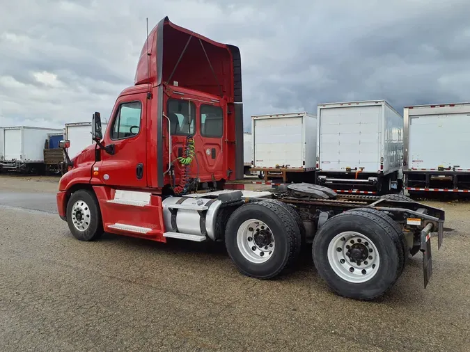 2014 FREIGHTLINER/MERCEDES CASCADIA 125