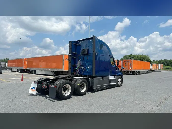 2023 Freightliner Cascadia 126