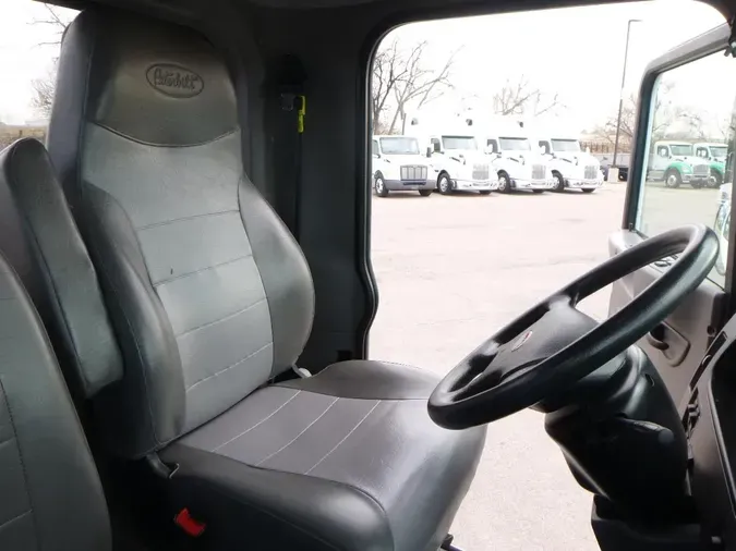 2018 Peterbilt 337