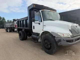2009 INTERNATIONAL DURASTAR 4300