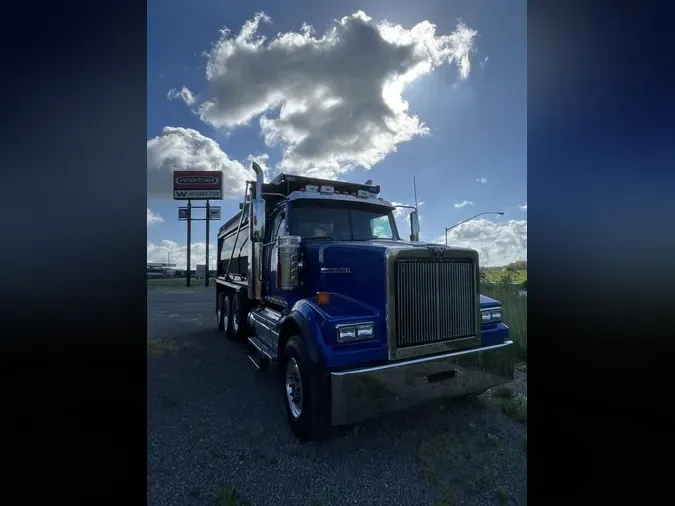 2018 Western Star 4900 SF Day Cab