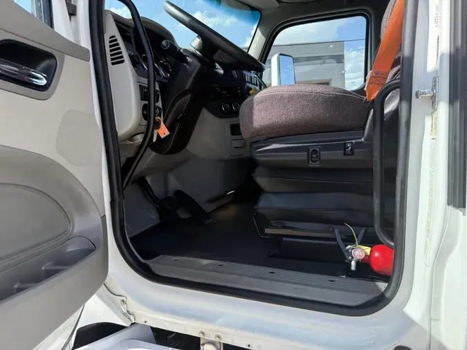2022 Peterbilt 579