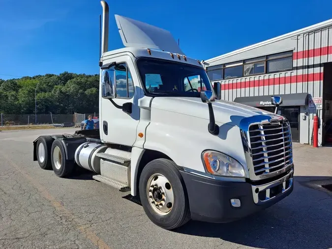 2020 FREIGHTLINER/MERCEDES CASCADIA 125280fc00d82cec20d9ff96cfdbaddf01c
