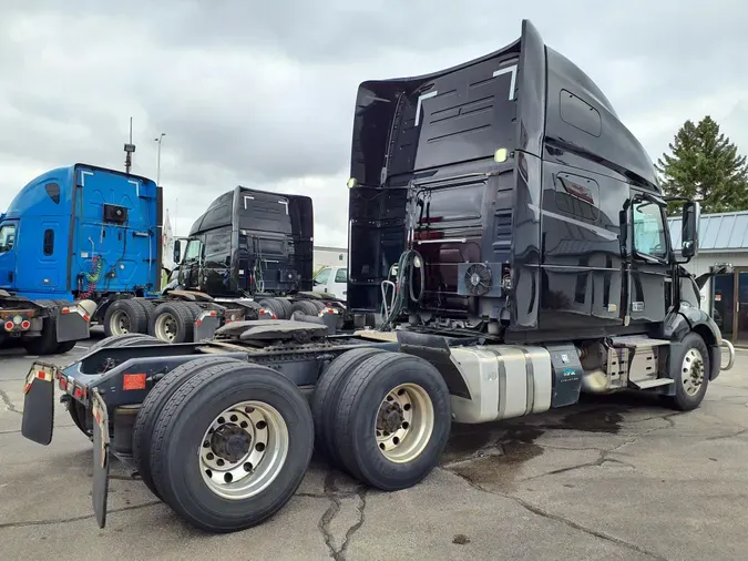 2019 VOLVO VNL64T-760