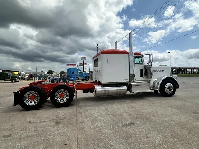 2022 Peterbilt 389