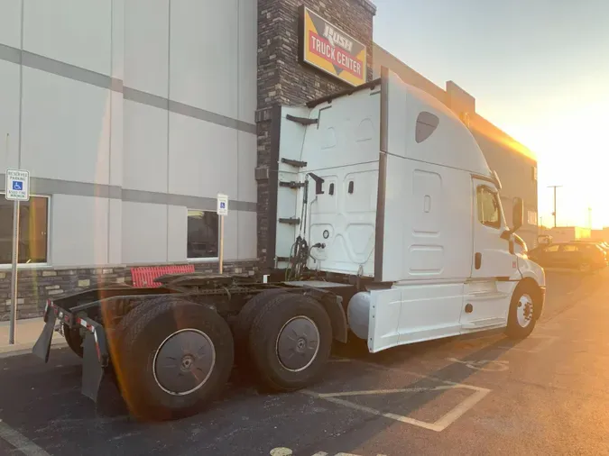 2020 Freightliner Cascadia