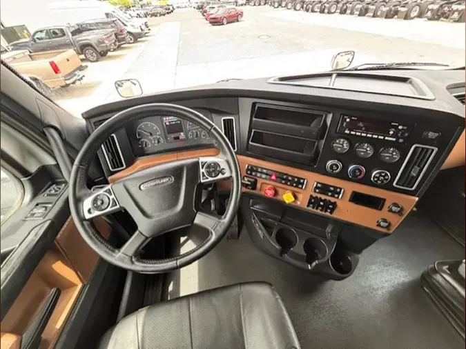2024 Freightliner Cascadia 126
