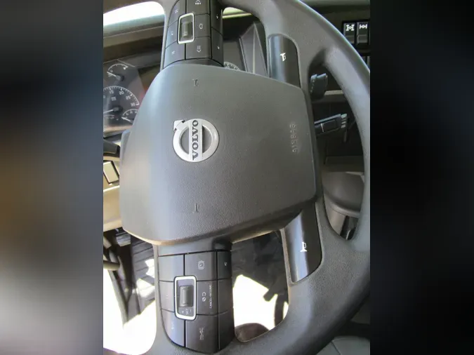 2022 Volvo VHD