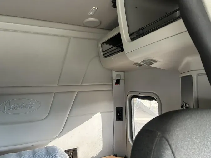 2021 Peterbilt 567