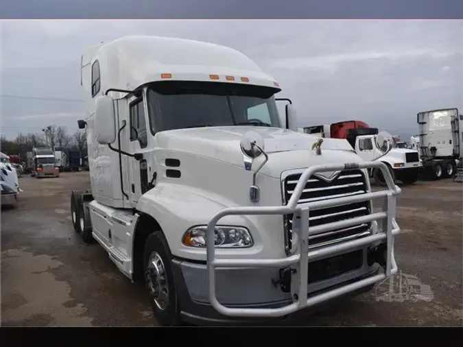 2016 MACK PINNACLE CXU613