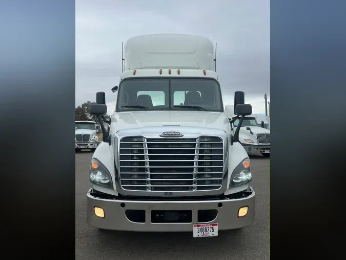 2018 FREIGHTLINER/MERCEDES CASCADIA 125