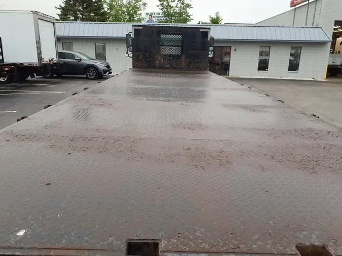 2019 FREIGHTLINER M2 106