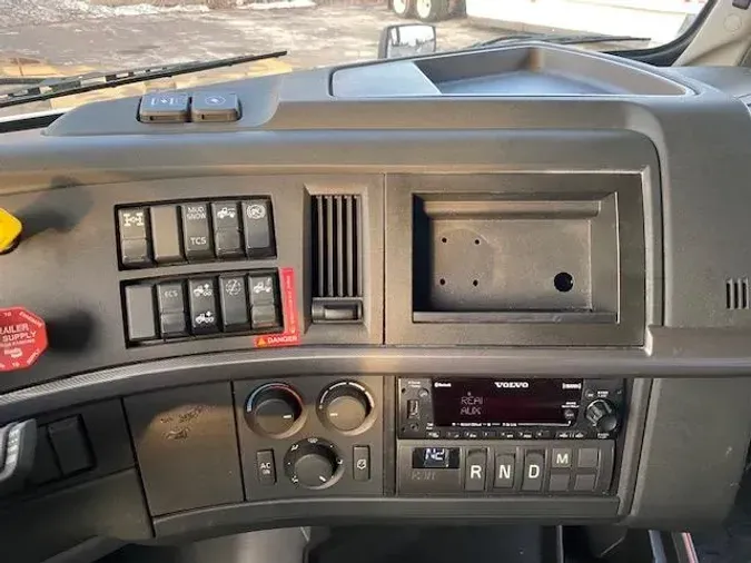 2023 Volvo VNR64T400281fa9559f0fe9ddb98c0e23cbece2d5