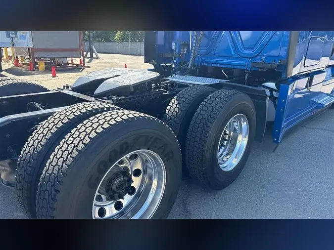 2022 FREIGHTLINER CA126