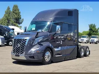 2026 VOLVO VNL64T860
