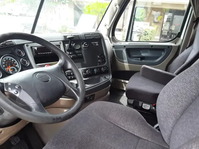2018 FREIGHTLINER CASCADIA 125