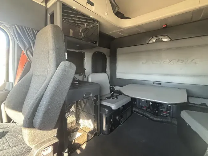 2019 Freightliner New Cascadia 126