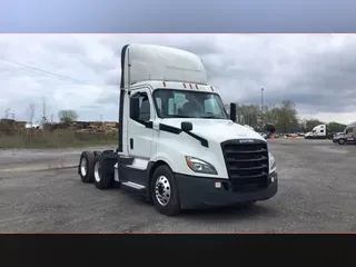 2019 Freightliner Cascadia 126