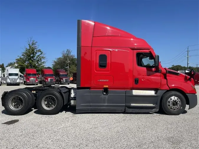 2021 FREIGHTLINER CA126