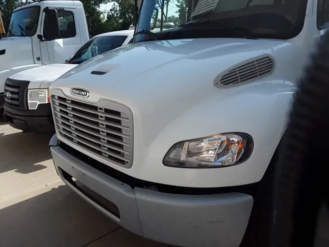 2016 FREIGHTLINER/MERCEDES M2 106