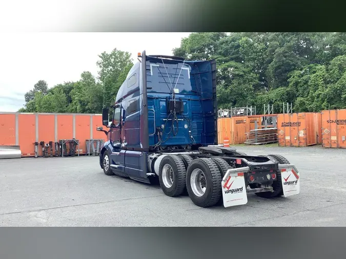 2022 Volvo VNL 760