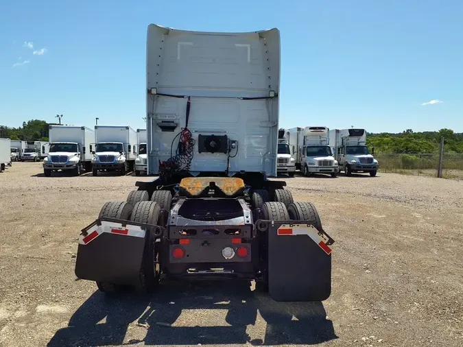 2019 VOLVO VNL64T-760
