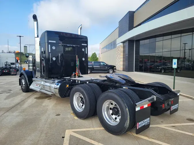 2025 Kenworth W900L