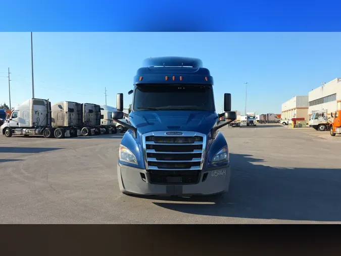 2020 Freightliner Cascadia 126