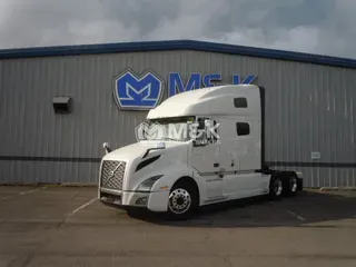 2025 VOLVO VNL64T760