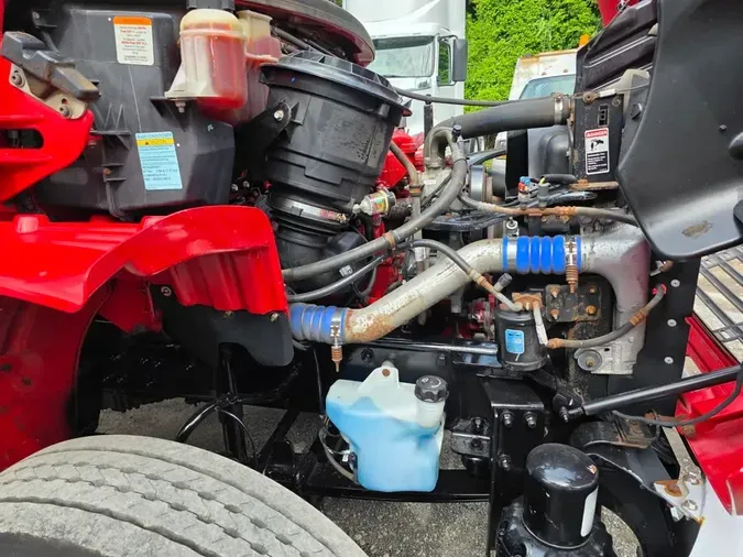 2018 FREIGHTLINER M2 106